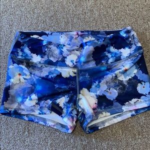 Fleo shorts floral size small